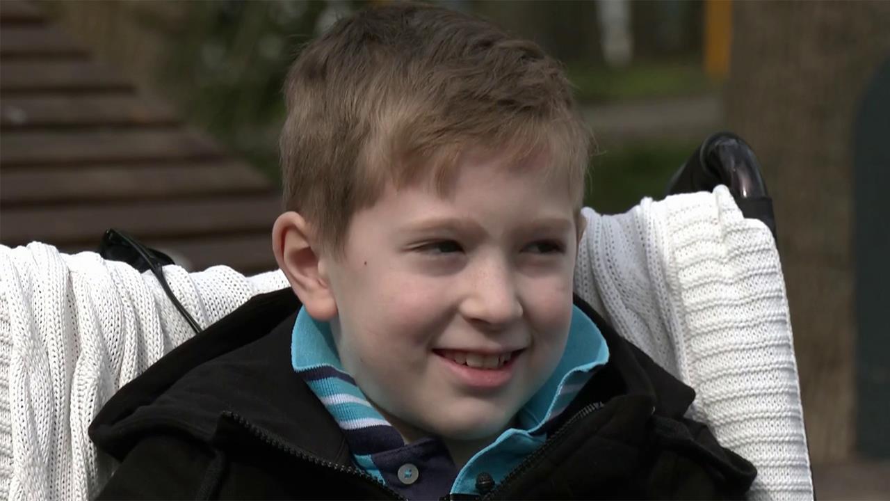 Мальчик, которого сбила машина террористов после атаки на "Крокус", вернулся домой