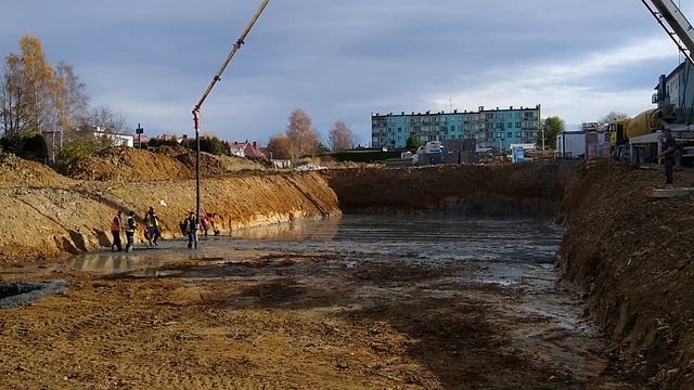 ШОК!!!Залили 105 кубов бетона впятером!!! смотреть онлайн