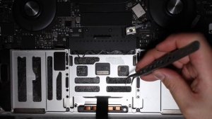 MacBook Pro 2018 13 A1989 バッテリー電池交換修理やり方