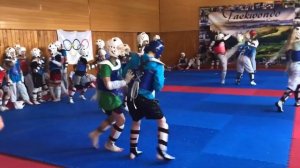 Тхэквондо, удары в клинче.