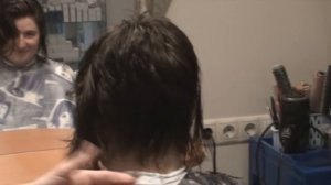 Короткая стрижка из длинных волос