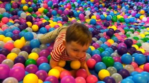 Много шариков, разноцветные шарики  A lot of colored balls