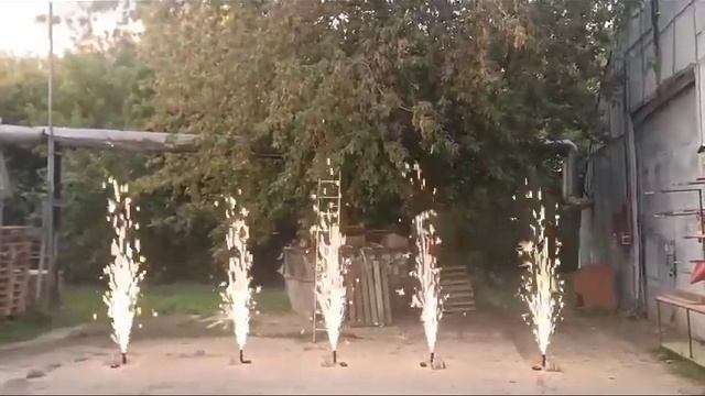 Фонтан сценический 3 метра 30 секунд (запуск днем)