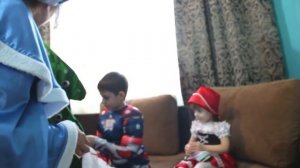 Дед Мороз и Снегурочка в гостях у Даши и Дани!