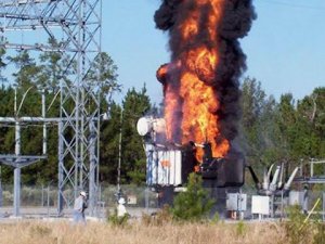 Пожар с последующим взрывом  трансформатора/A fire followed by an explosion of the transformer