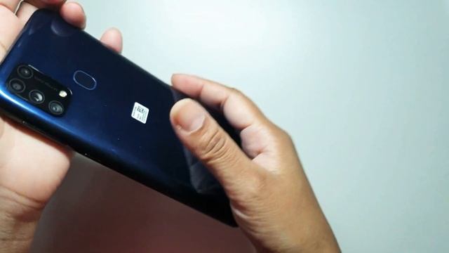 Samsung Galaxy M31 Unboxing & First Impressions! смотреть онлайн