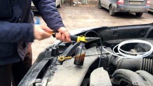 Отбор пробы масла из двигателя Subaru Forester SJ FB20 - Oil sampling from a Subaru FB20 engine