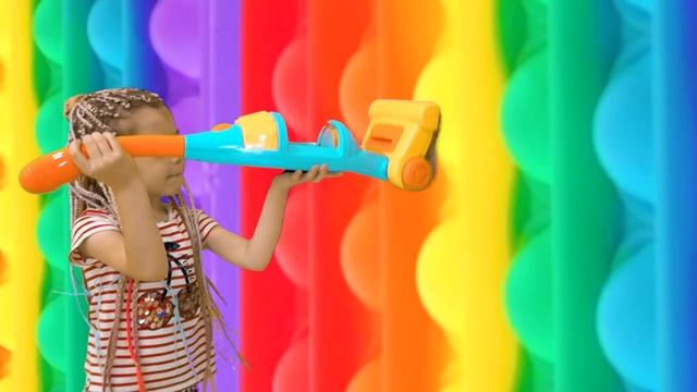 Eva and mom Nastya are learning pop it смотреть онлайн