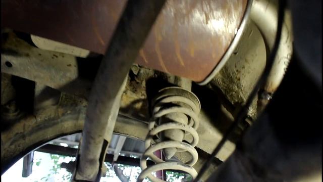 Замена задних амортизаторов на Suzuki Every 0,7 Сузуки Эвери 2001 г смотреть онлайн