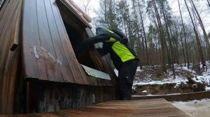 Здоровый образ жизни #1. Закаливание - обливание холодной водой. Родник в Москве в Битцевском парке