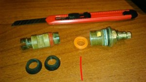 Простой ремонт переключателя душа в смесителе (рычажный тип)