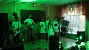 Родина Мать, Группа Любэ. Рок Группа Драйв совместно с Виа Ювента.