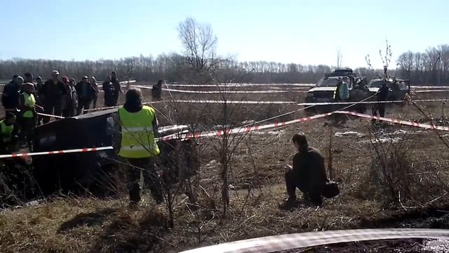 Героическое вытаскивание участника из оврага смотреть онлайн