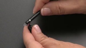 Как чистить невидимый слуховой аппарат