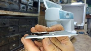 Швейная машина образует петли снизу. Две причины почему это происходит