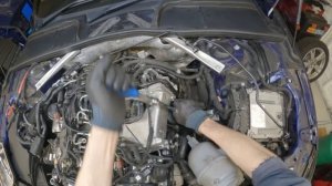 2016 Audi A4 B9 2.0 TDI Engine oil and oil filter replace