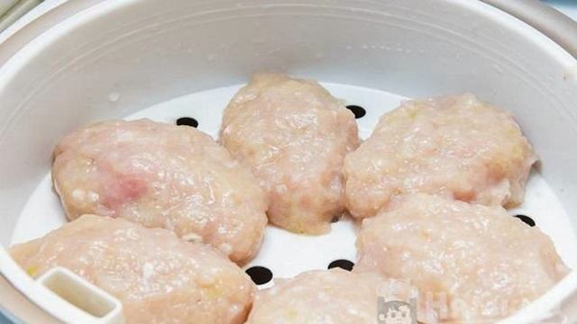 Диетические куриные котлеты на пару в мультиварке