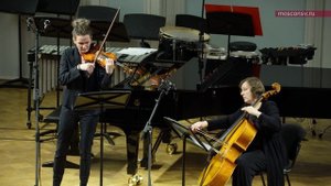 Янис Ксенакис. Dhipli Zyia  для скрипки и виолончели