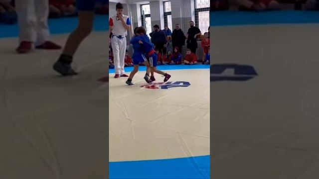 Брат борется.Соревнованияпервое место?спорттренировкаМосква