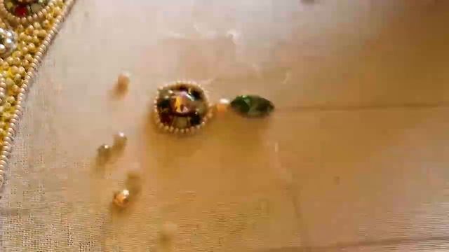 Видео процесс как я вышиваю серьги в технике сажение по бели!