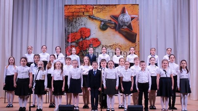 Хор "Маленькие звездочки" Детская рождественская песенка "Мы маленькие свечи" смотреть онлайн