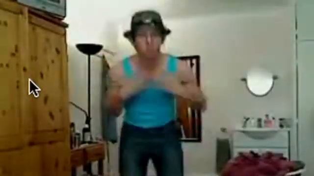 Perou for Renault - 12 Second Strip смотреть онлайн