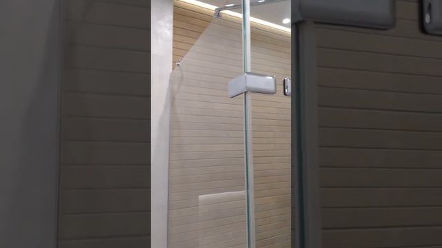 ДУШЕВОЕ ОГРАЖДЕНИЕ ЧЕТЫРЕХСЕГМЕНТНОЕ TREND RECTAN GK-864B ПРОФИЛЬ ХРОМ БЛЕСТЯЙЩИЙ, СТЕКЛО БЕСЦВЕТНО смотреть онлайн