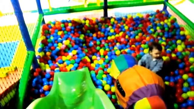 Детский Игровой Центр в Будапеште смотреть онлайн