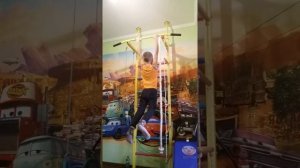 Подтягивания на турнике 50 раз (Мальчику11 лет)