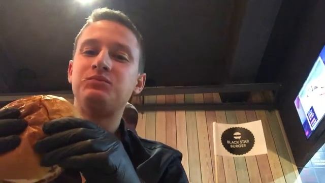 Первый раз в Black Star Burger смотреть онлайн
