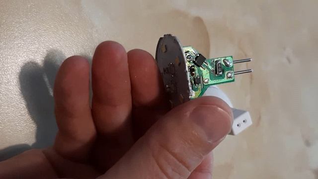 Что внутри лампы IEK MR16 7Вт. смотреть онлайн