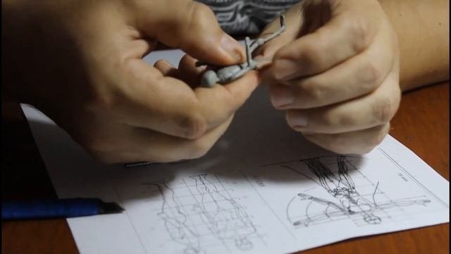 Военно-историческая миниатюра своими руками. Занятие 5 часть 1 - лепим ноги.