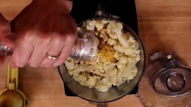 Cauliflower Hummus - Ridiculously Smooth and Creamy - 3g net carbs per 1/4 cup смотреть онлайн