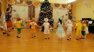 Новогодний хоровод(ст.гр)Коломна,детский сад 15 "Светлячок"