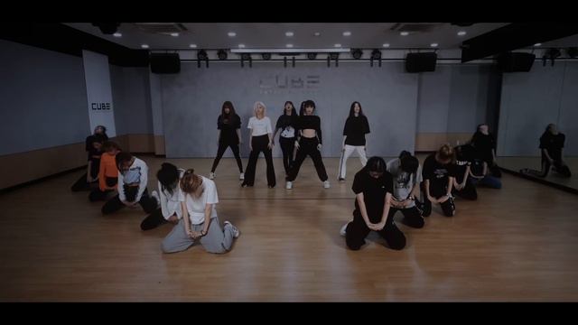 (G)I-DLE (여자)아이들) - LION dance practice mirrored