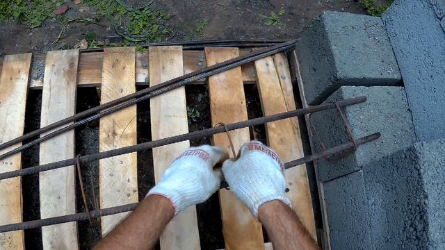 Перемычки  на  окна  и  двери  из  керамзитобетона.