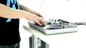 innoFADER vs Vestax VCI-300 MK ii