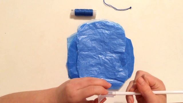 Как сделать ЦВЕТЫ ИЗ ПАКЕТОВ. Из одноразовых мешков для мусора БЕЗ КЛЕЯ (Эмилия) " СИНИЕ РОЗЫ " смотреть онлайн