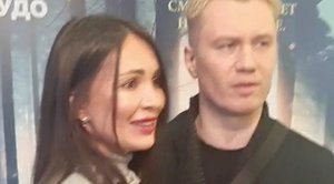 Антон Зацепин привёл на премьеру дочку своей жены