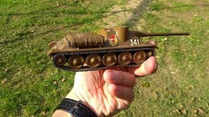 Су- 100 советские военные игрушки, танк