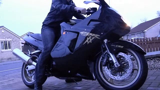 Honda CBR1100 Blackbird Revs смотреть онлайн