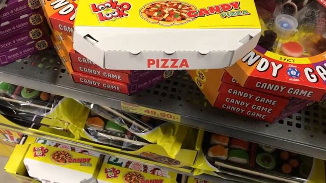 Jag köper Godis sushi och pizza! Man får pinnar med!