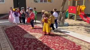 Танец попурри “Дружба народов”. 1 мамыр “Достық” күніне попурри би