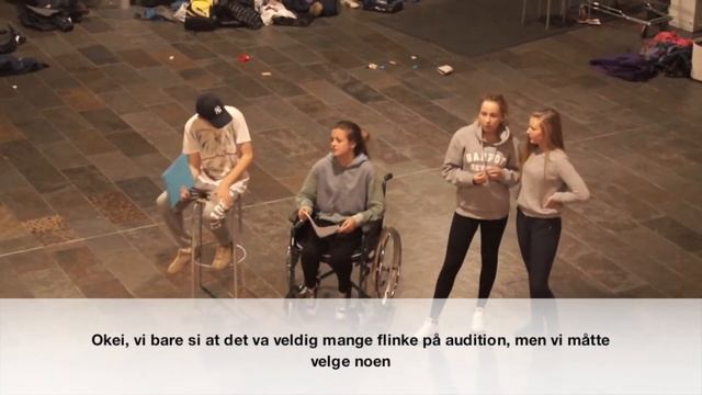 AVSLØRING AV TEMA  FOTFLØRTERE