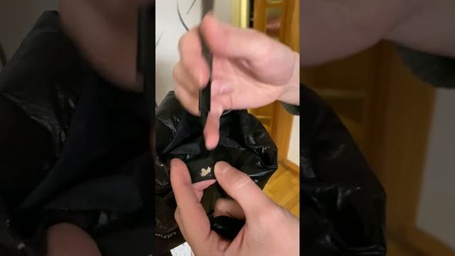 Лайфхак! Как починить пуховик LiuJo за 40 тысяч за 100 рублей! смотреть онлайн