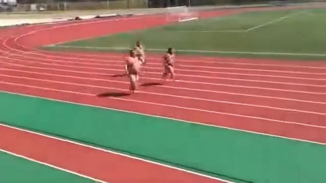 Трое сумоистов соревнуются в беге! ахах УГАР дня смотреть онлайн