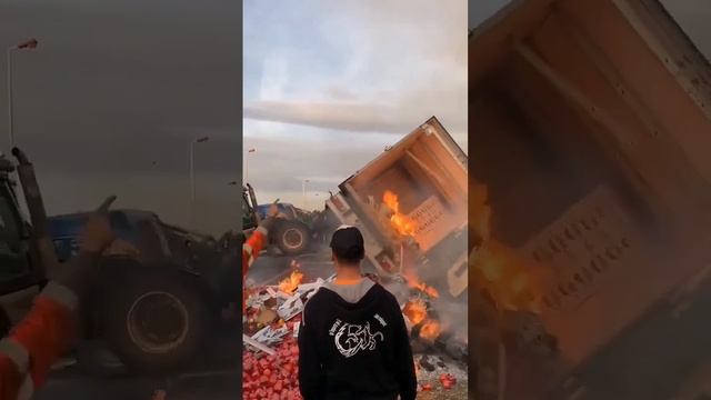 Блокируют дороги своими смотреть онлайн