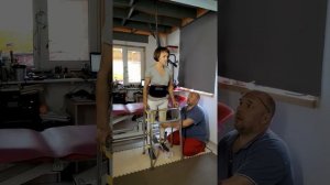 Вера, нижняя параплегия, восстановление шага в ортезах