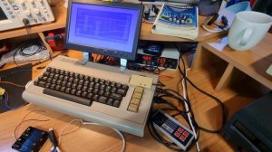 Can the C64 and an LCD monitor run from battery power?