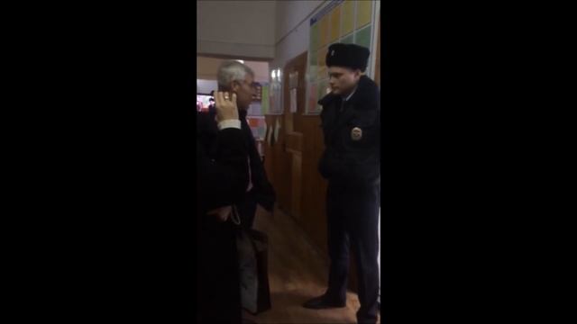 Гражданин забирает паспорт и форму 1П без проблем смотреть онлайн